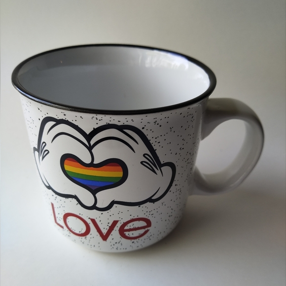 2 × Disney Mickey Rainbow Heart Hands Pride Love Mug 20oz - Picture 2 of 7